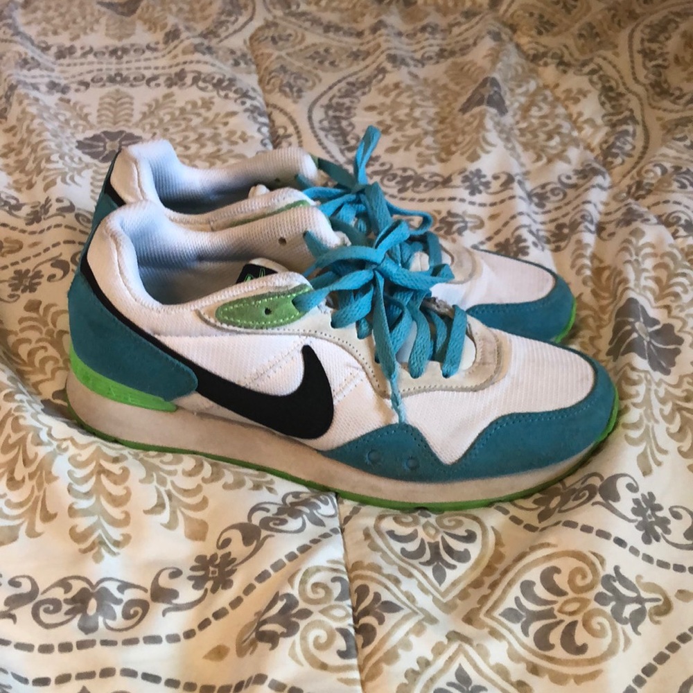 Nike sports wear shoes